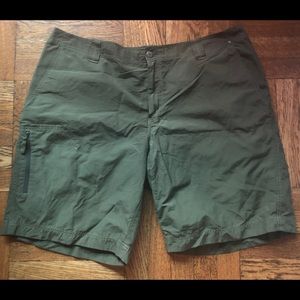 Columbia 42” x 11” Omni Shade Shorts